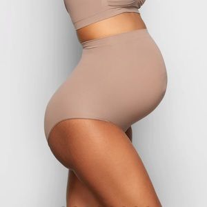 SKIMS MATERNITY SCULPTING HIGH-WAISTED BRIEF